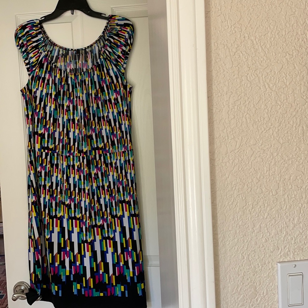 Tahari Size M Cap Sleeve